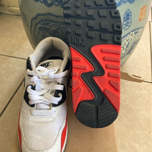 Good condition Nike Air max 90s kids - Picture 3 of 4